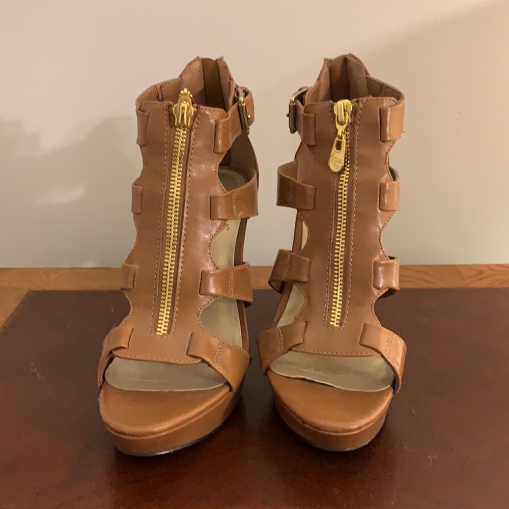 Guess Platform Heels - Picture 3 of 4